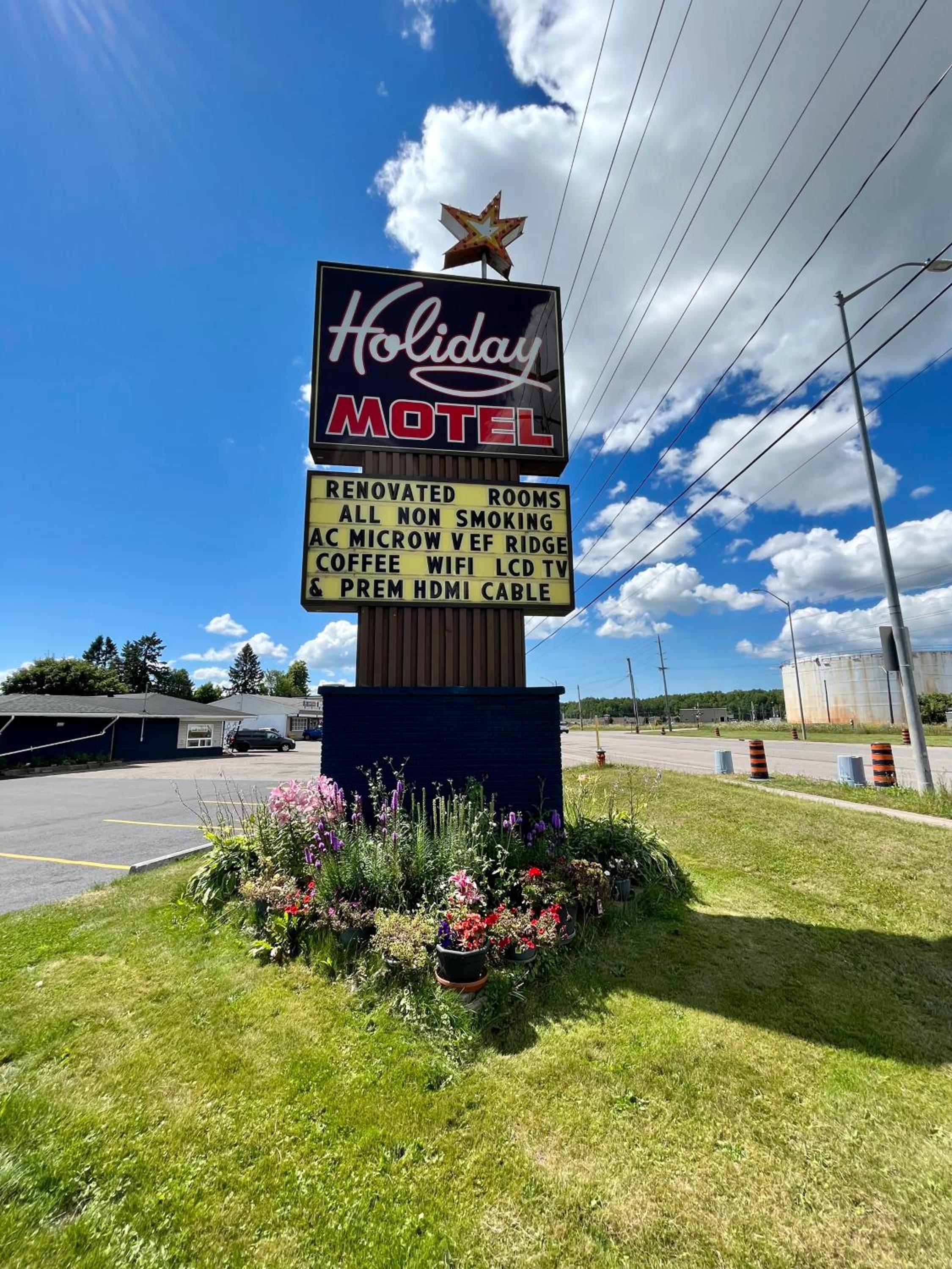 Holiday Motel - Image 4