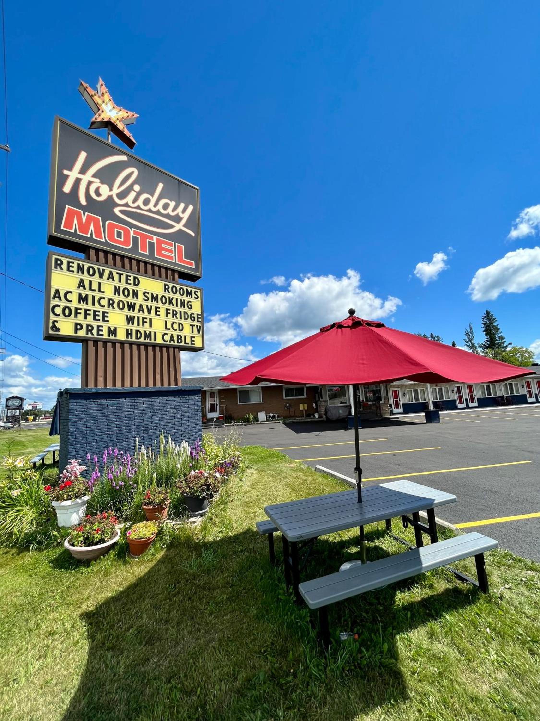 Holiday Motel - Image 2