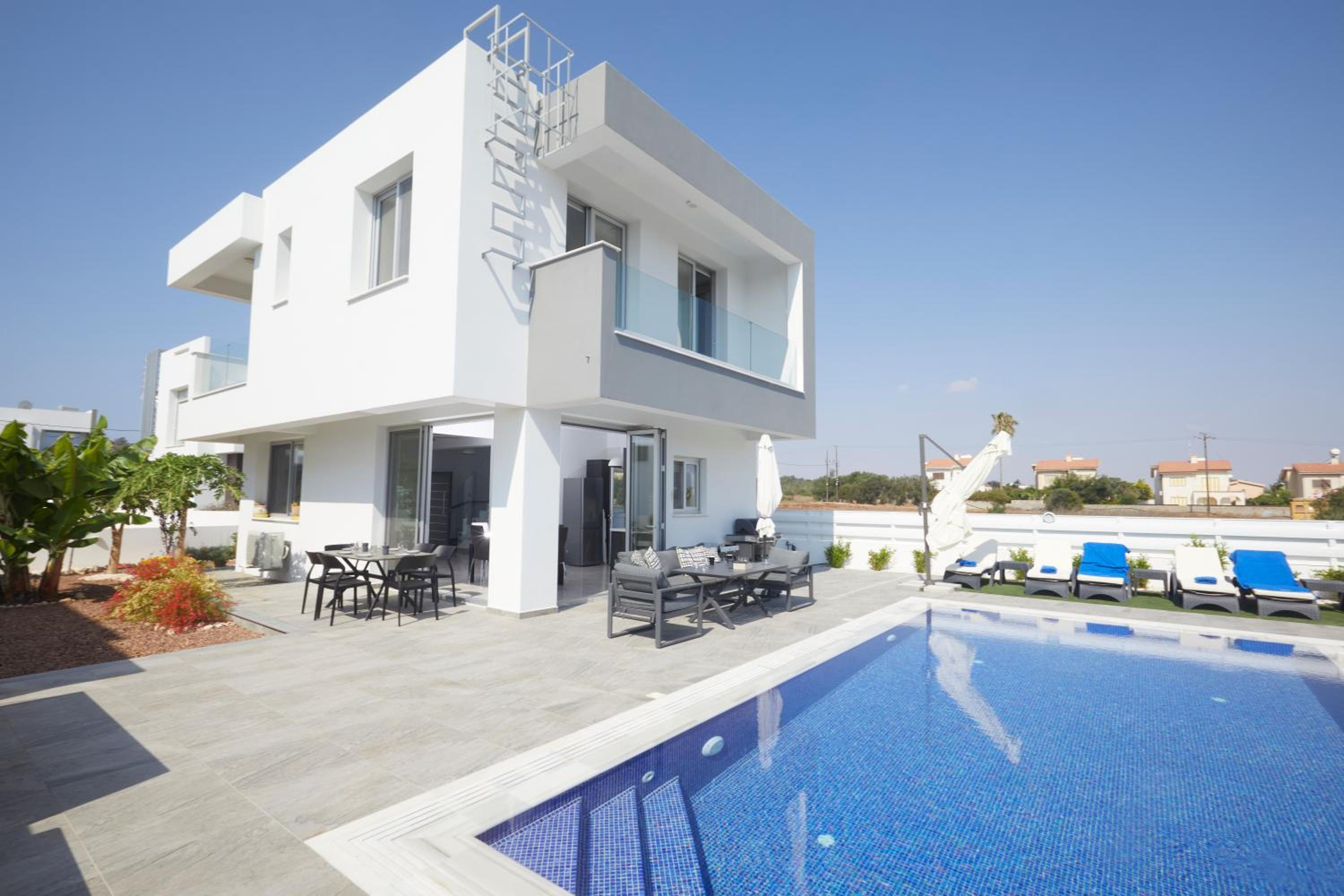 Hotel Protaras Pearl (Gold Emerging Villas) - Image 1