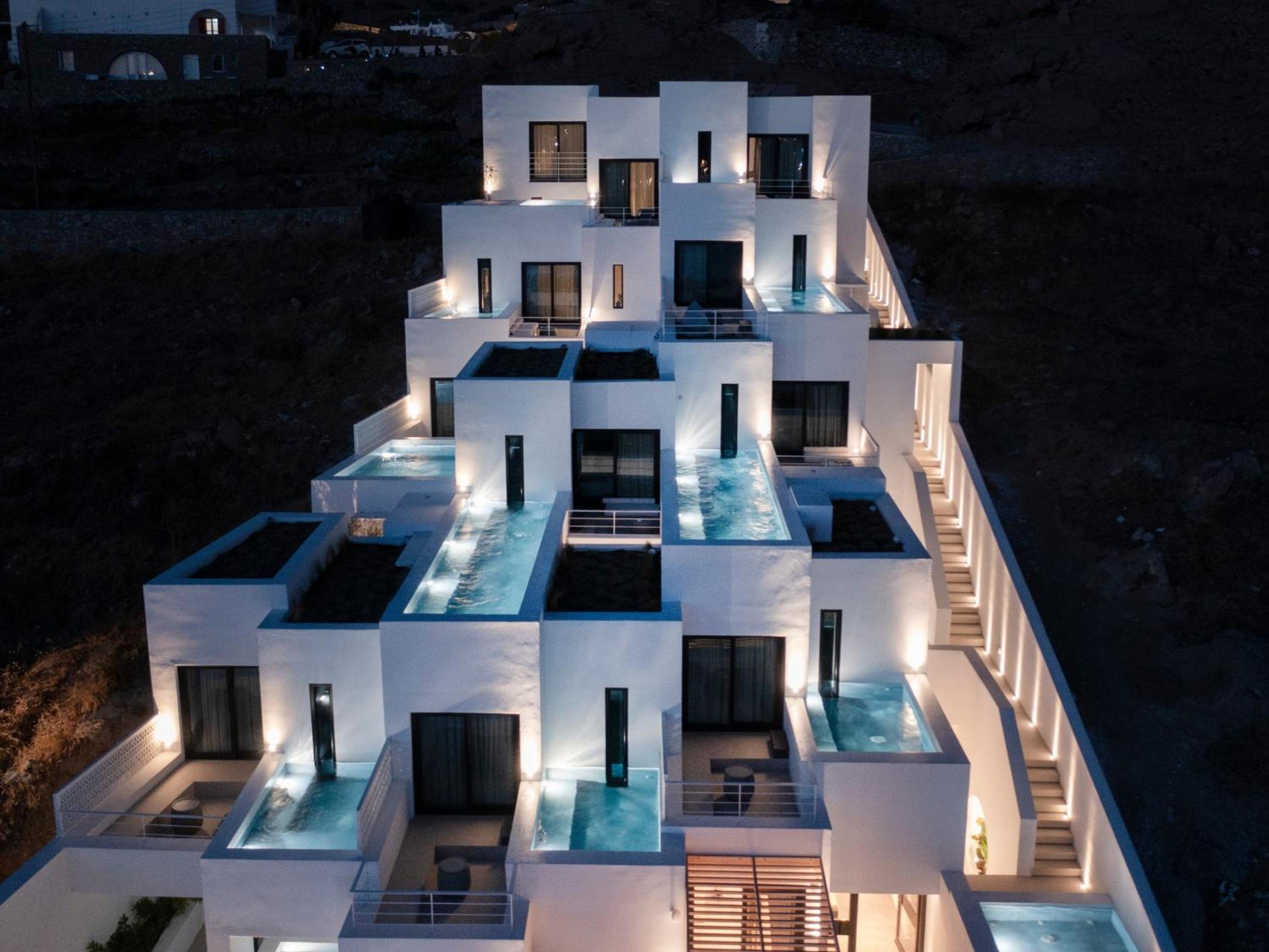 Hotel CUBIC Mykonos Seafront Design Suites - Image 1