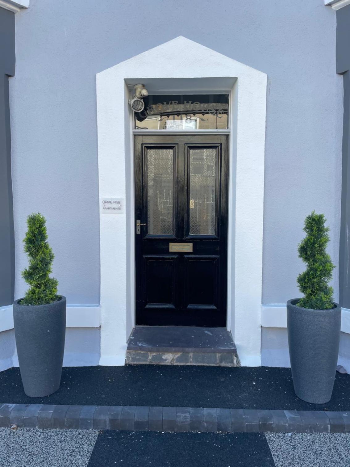 Beautifully presented Victorian Apartment within walking distance to Llandudno beach view 3