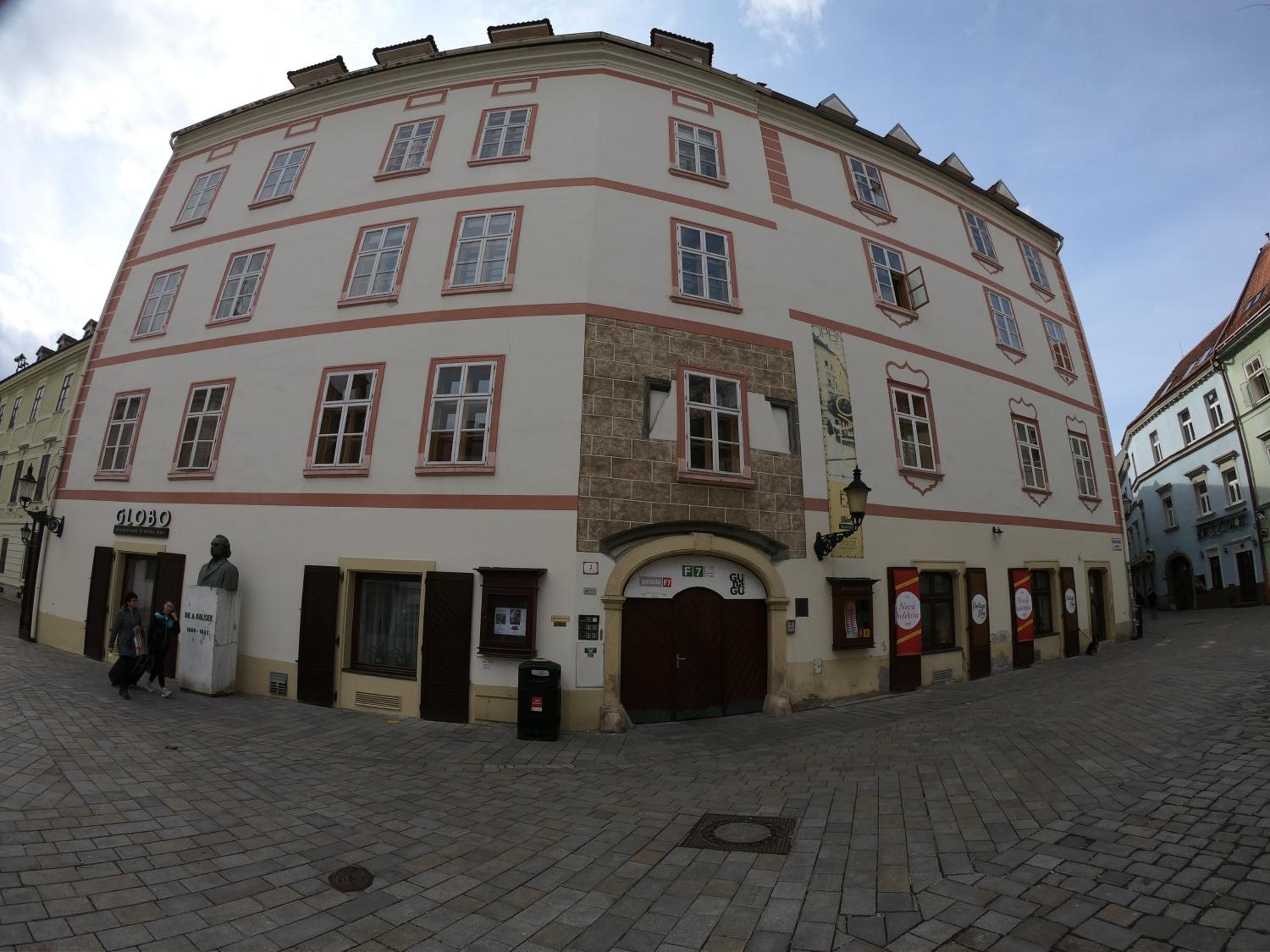Photo 41