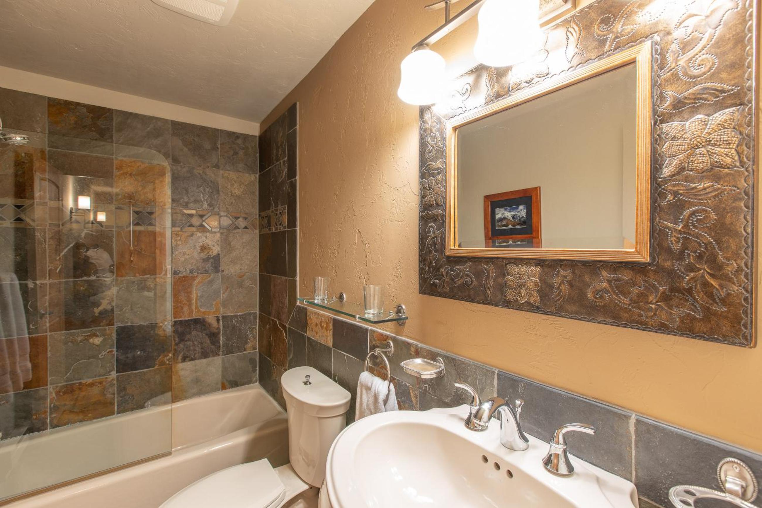 Nordic Inn - Property Image 12