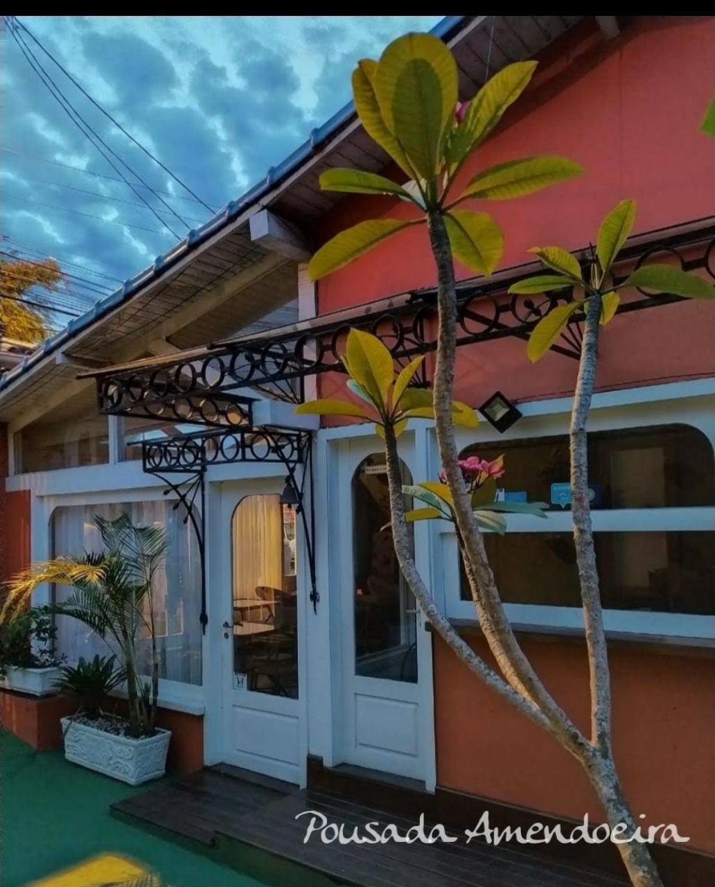 POUSADA AMENDOEIRA