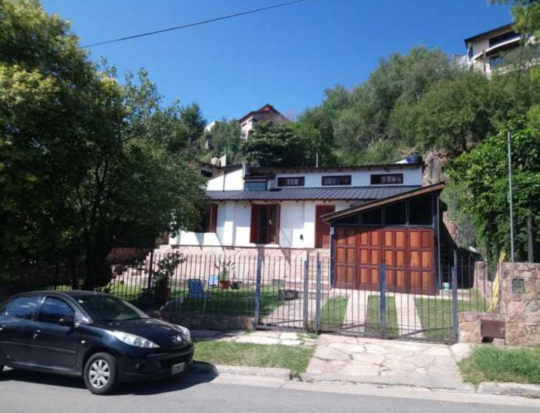 Carlos Paz Colinas House