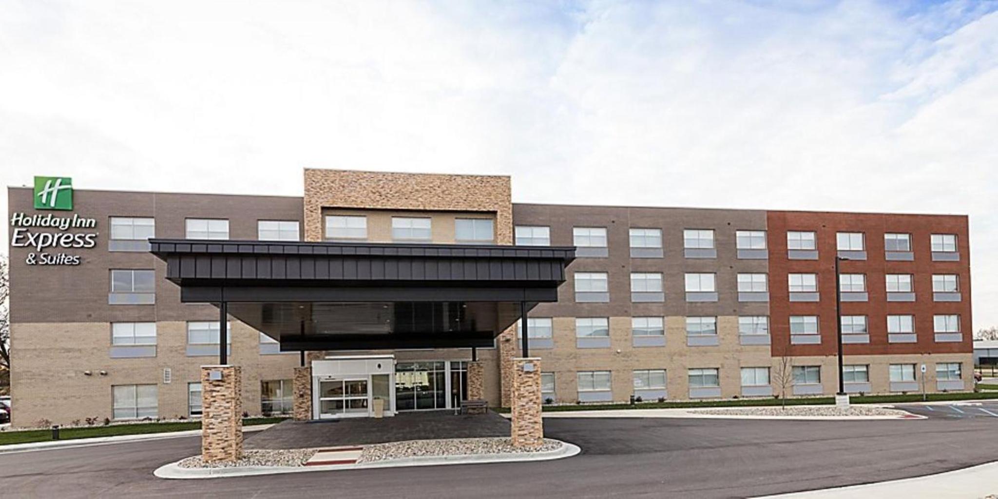 Hotel Holiday Inn Express & Suites - Michigan City, an IHG Hotel - Image 1