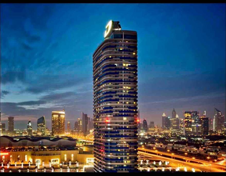 Luxury living & Fully-furnished 3 Bedroom Apartment next to Dubai Mall