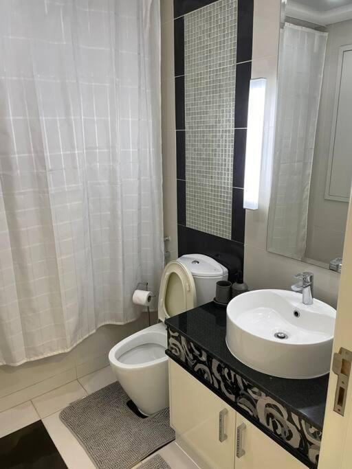 Luxury living & Fully-furnished 3 Bedroom Apartment next to Dubai Mall