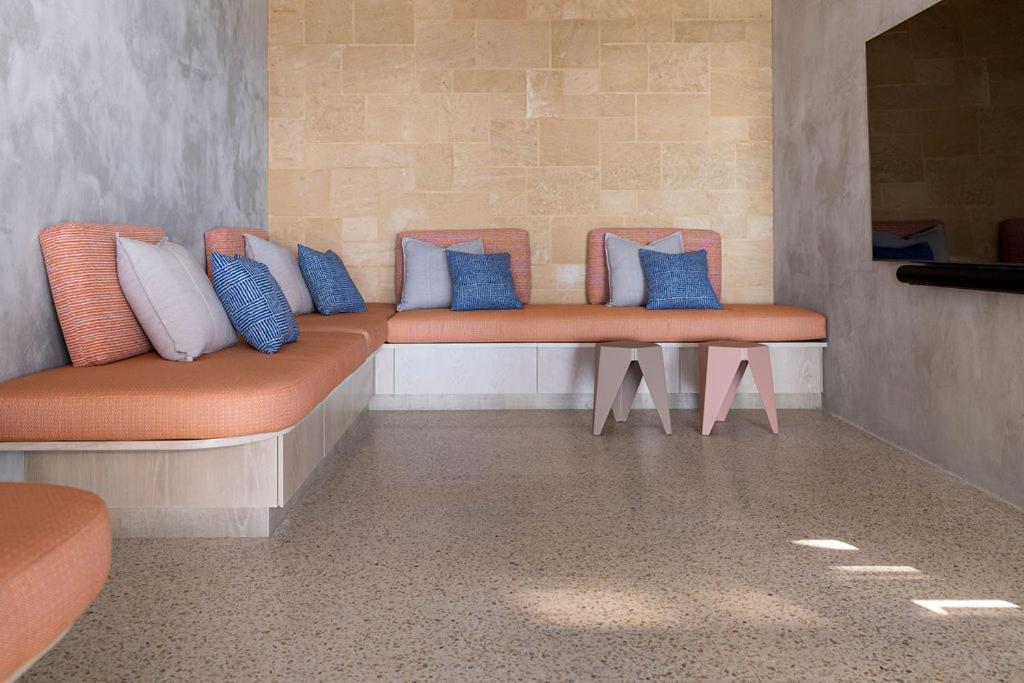 Elegant Beach House & Whale Watching Gem