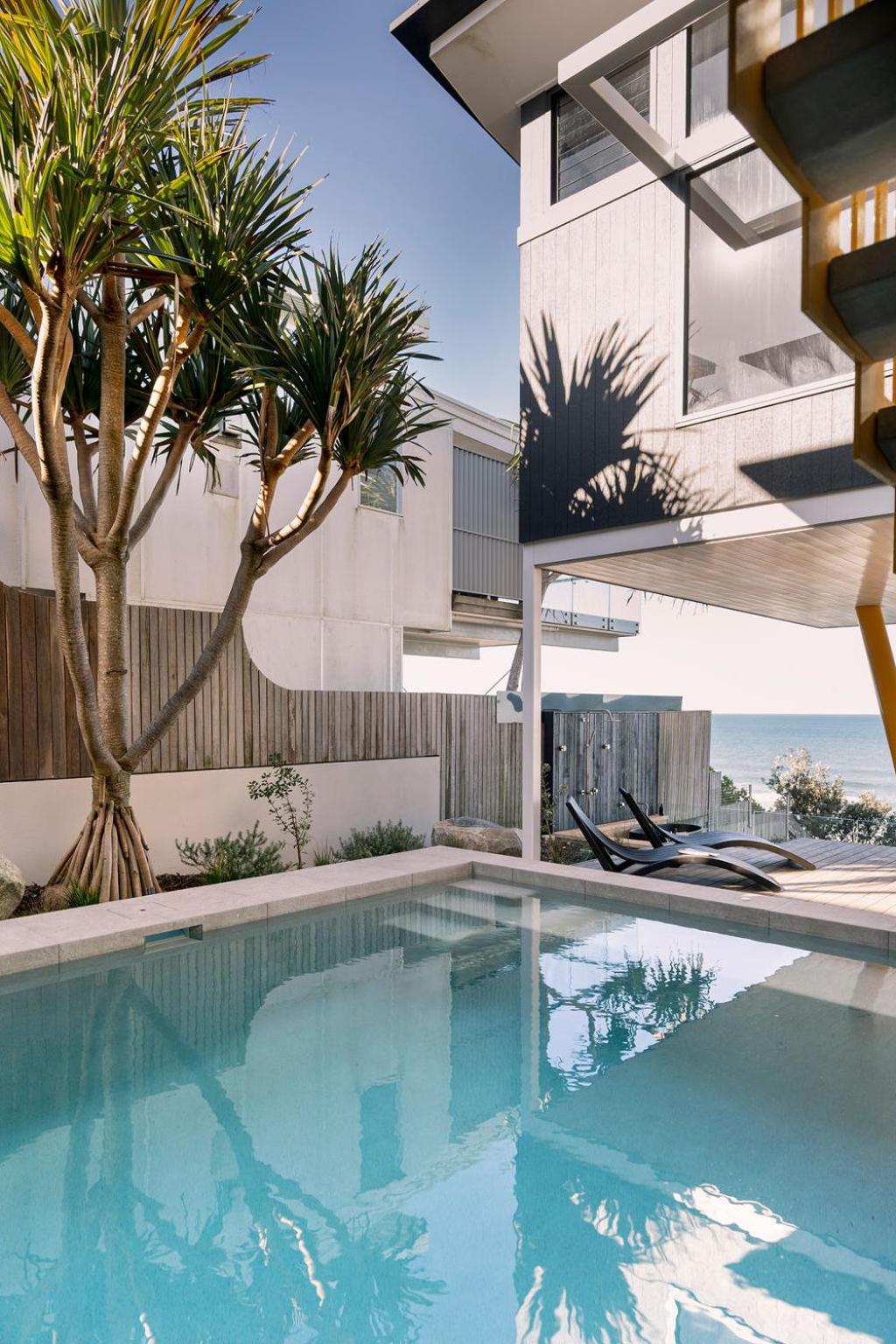 Elegant Beach House & Whale Watching Gem
