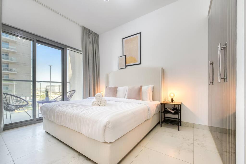 Chic spacious 1 BR apartment in Dubai South.