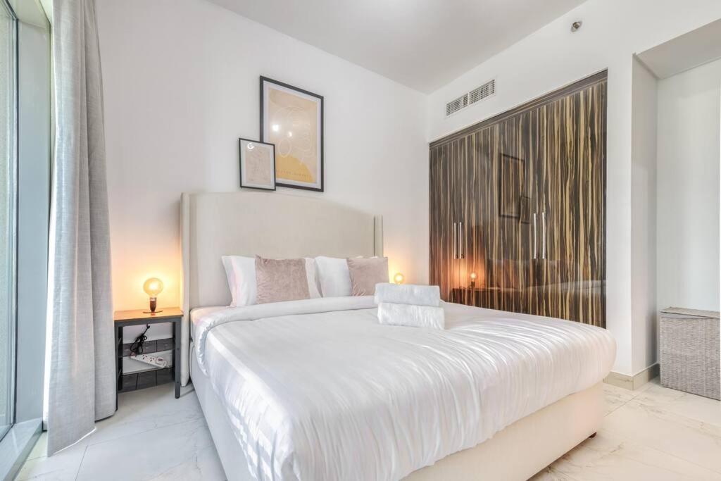 Chic spacious 1 BR apartment in Dubai South.