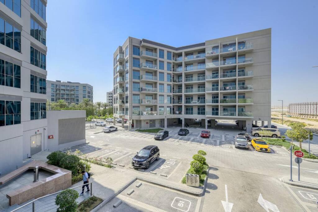 Chic spacious 1 BR apartment in Dubai South.