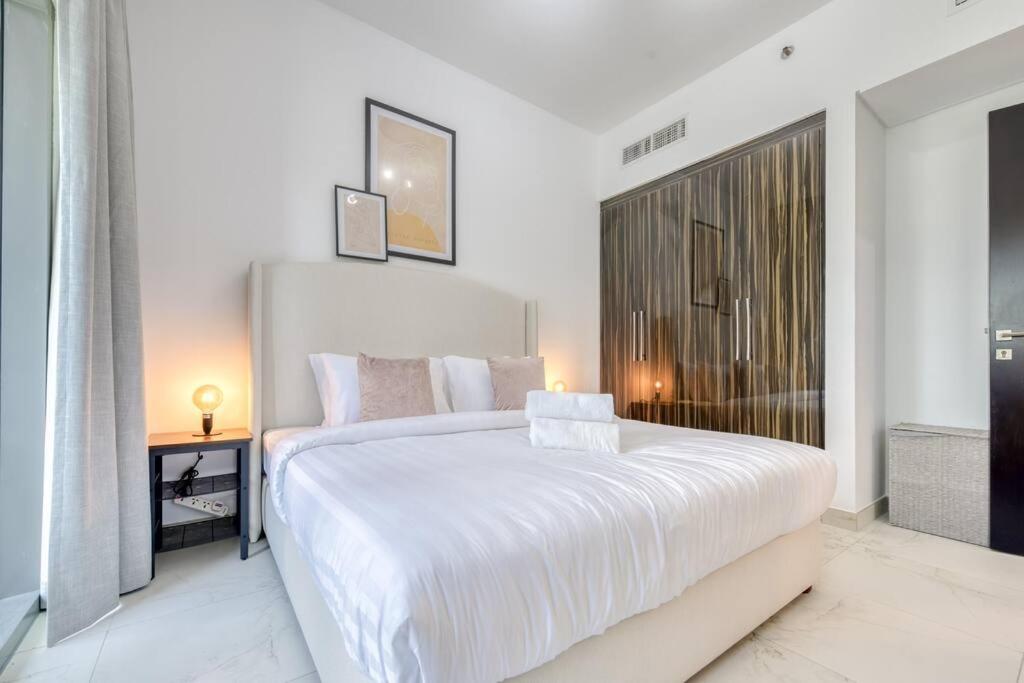 Chic spacious 1 BR apartment in Dubai South.