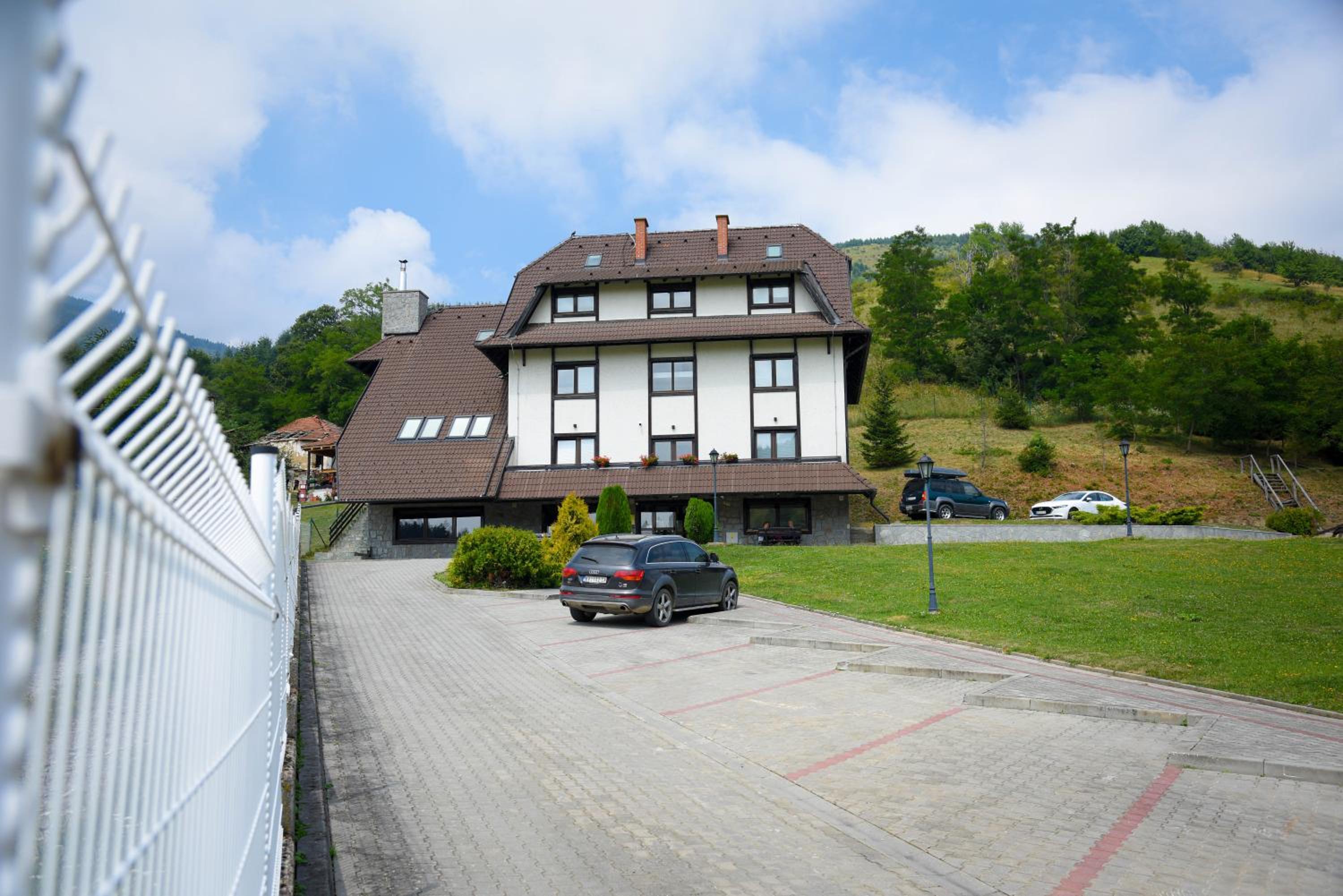 Photo 6