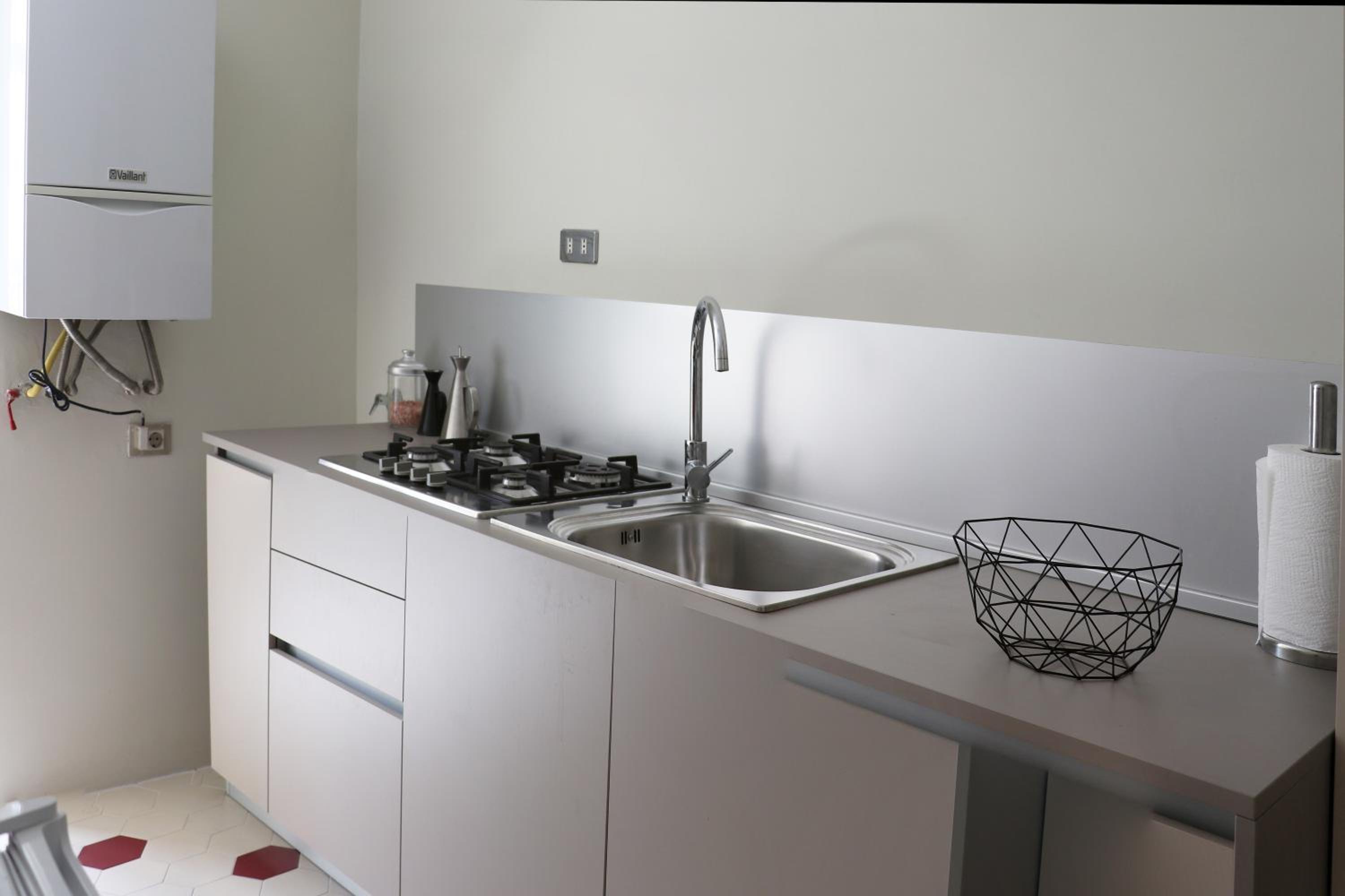 Best Authentic Apartment Monti 5 mins from Colosseum