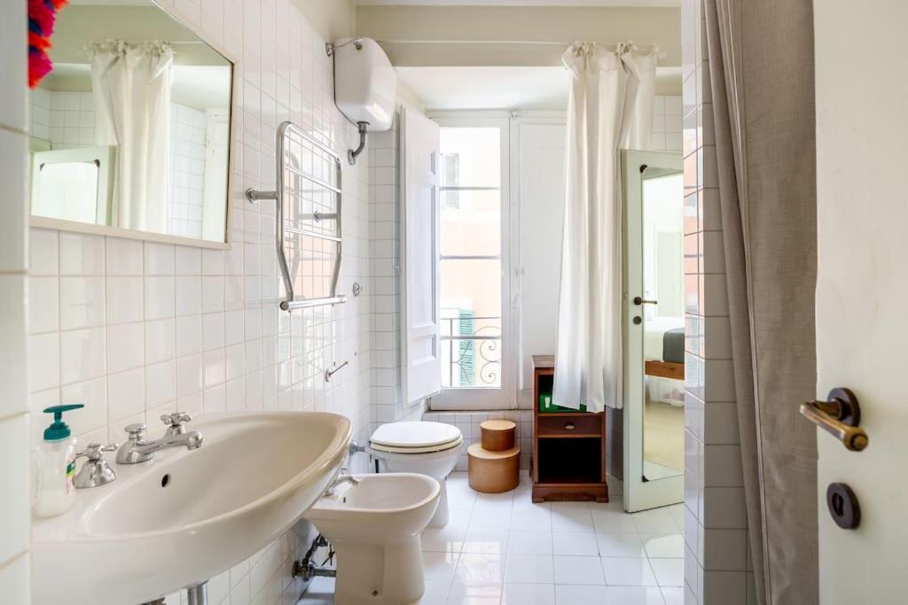Best Authentic Apartment Monti 5 mins from Colosseum