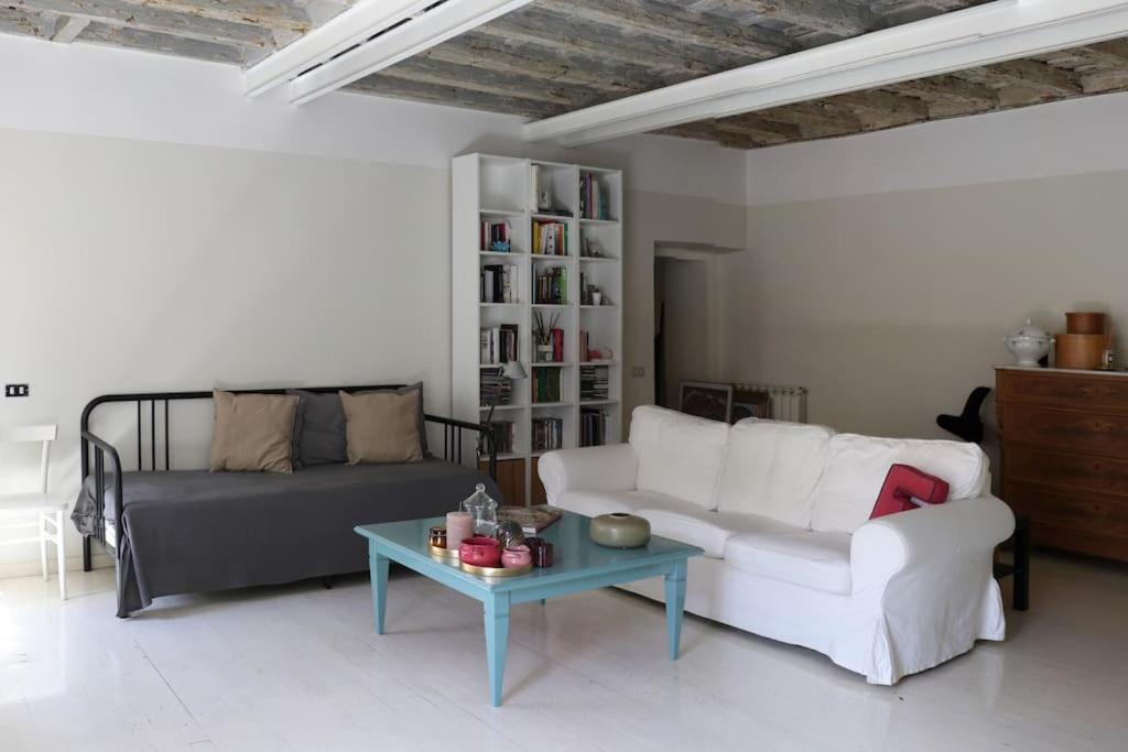 Best Authentic Apartment Monti 5 mins from Colosseum