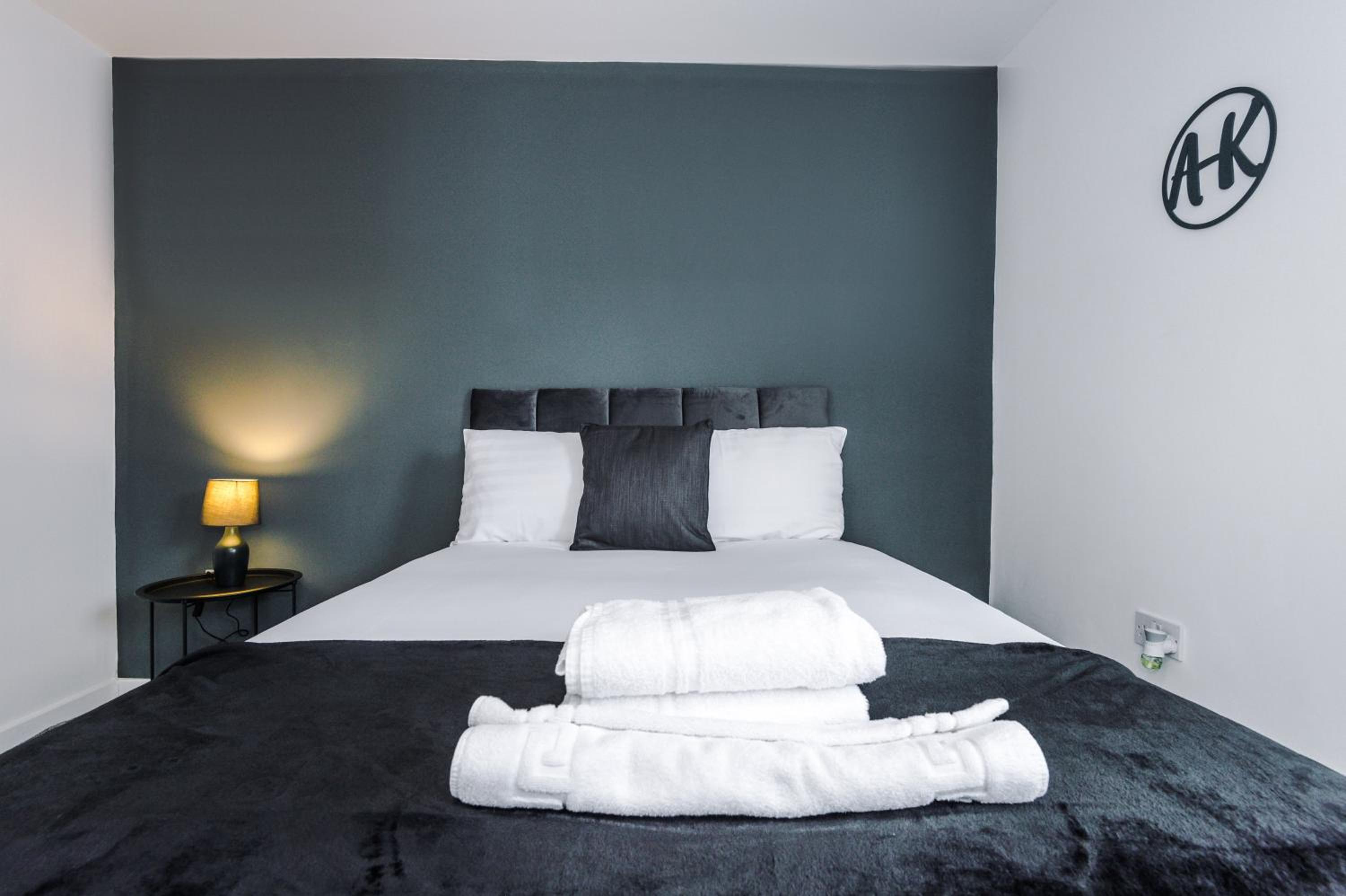 Cosy 3 bed 3 bath house - Central Liverpool -Self Check-In & Free Parking! photo 5