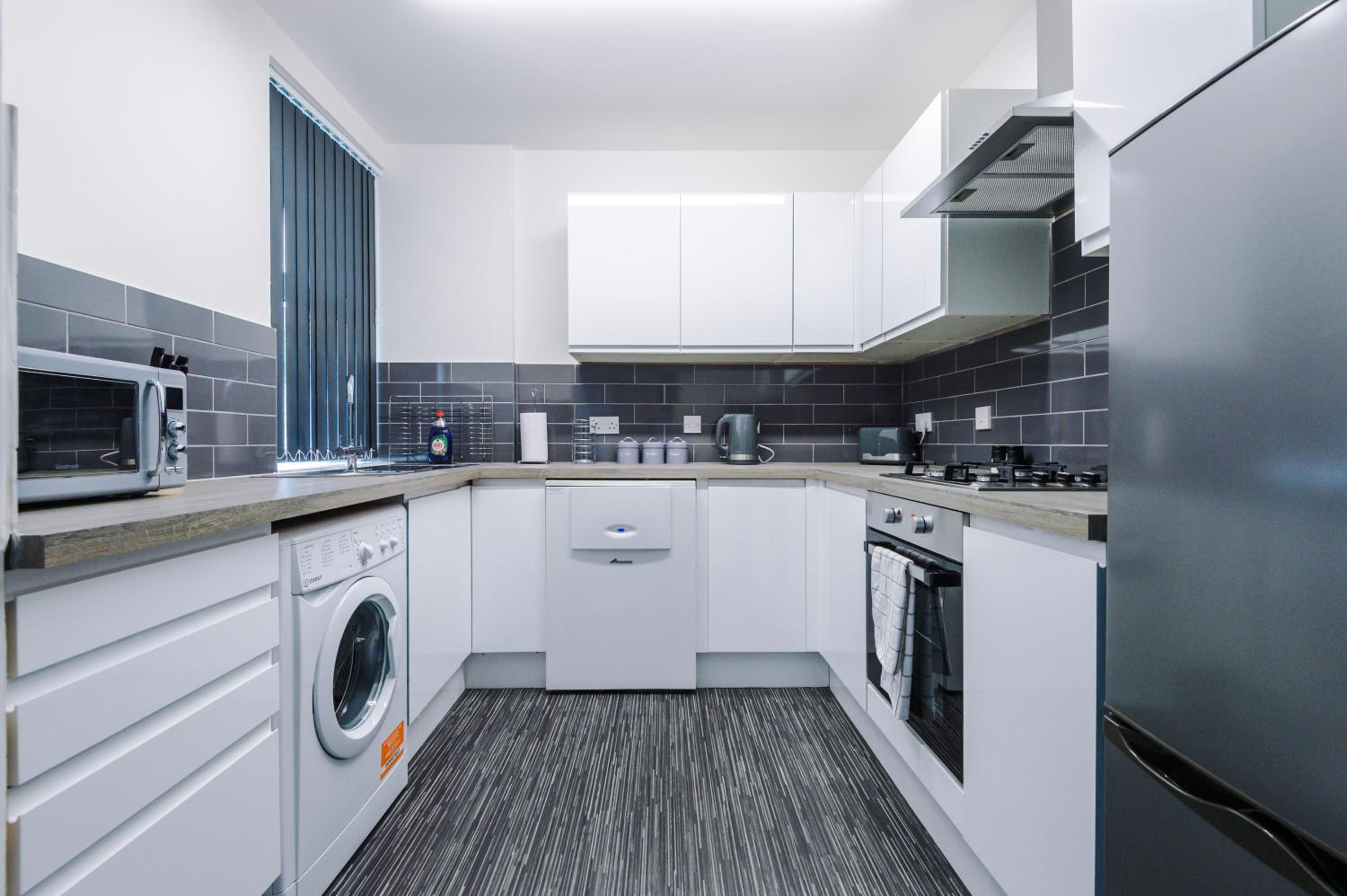 Cosy 3 bed 3 bath house - Central Liverpool -Self Check-In & Free Parking! photo 3