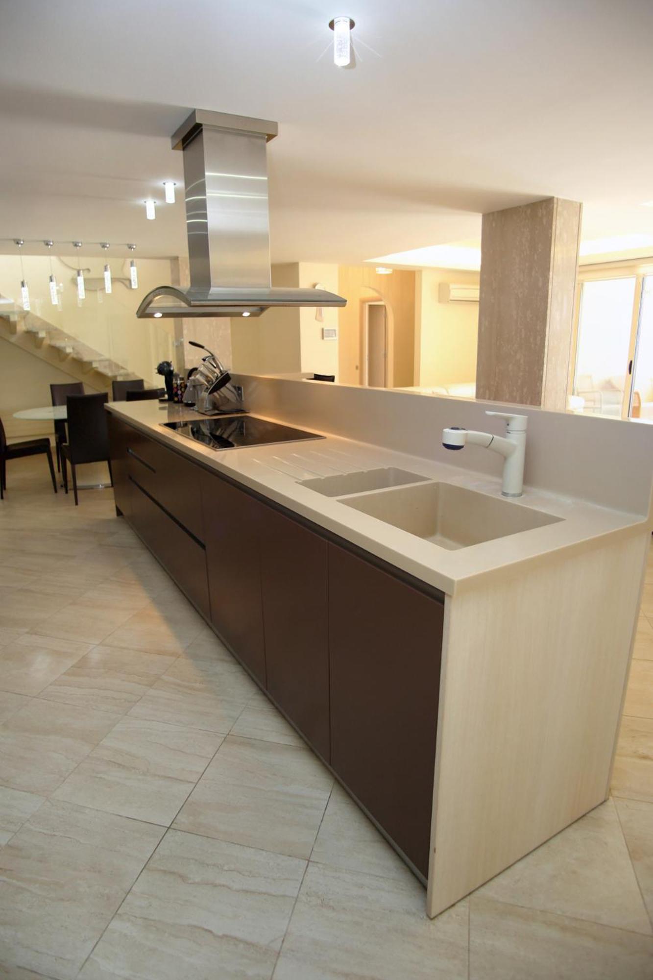 Seafront 5 Bedroom Villa Paradise in Sea Caves