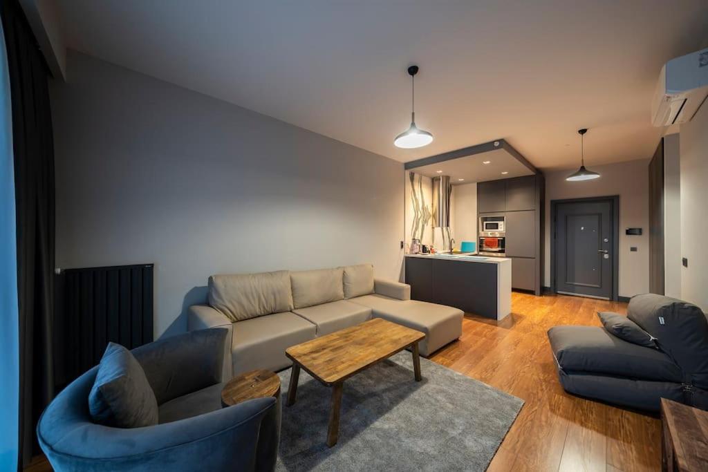 Superior, classy residence,7/24 Security,2 bedroom ( Benesta 124 )