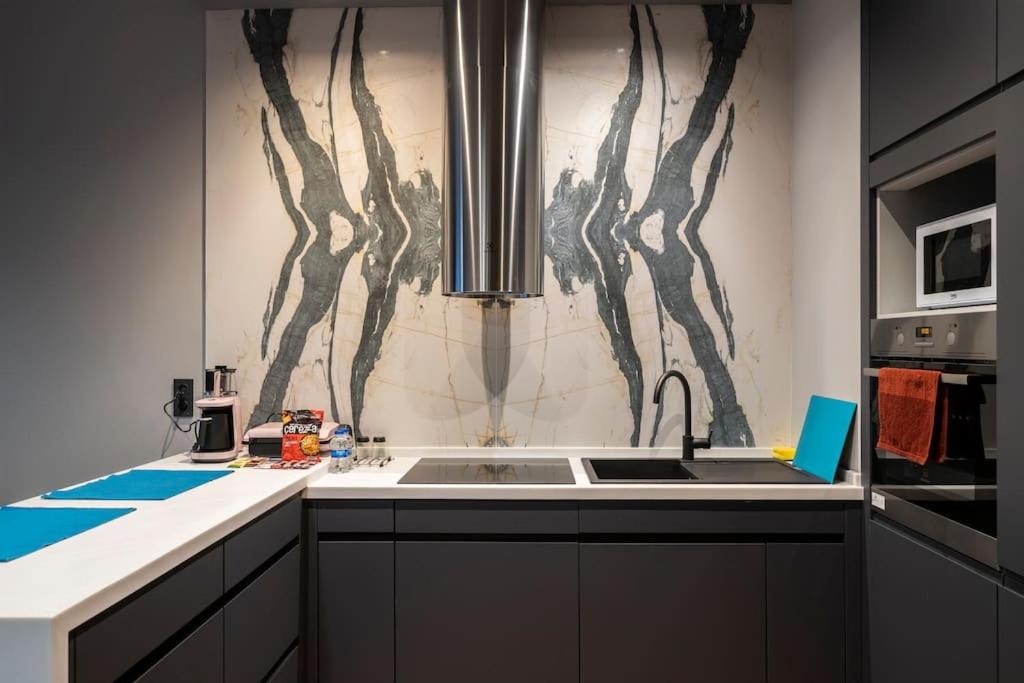 Superior, classy residence,7/24 Security,2 bedroom ( Benesta 55 )