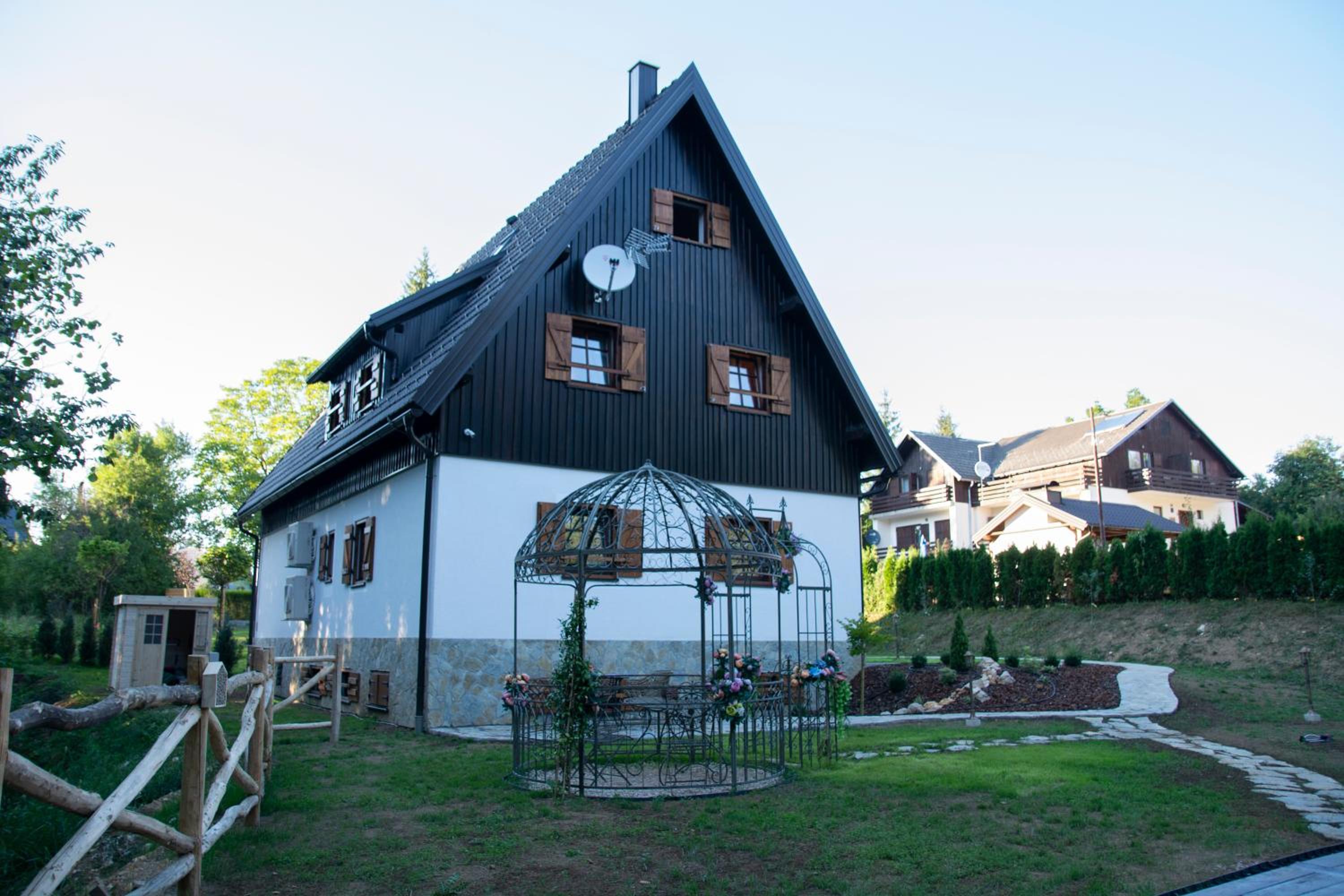 Photo 16