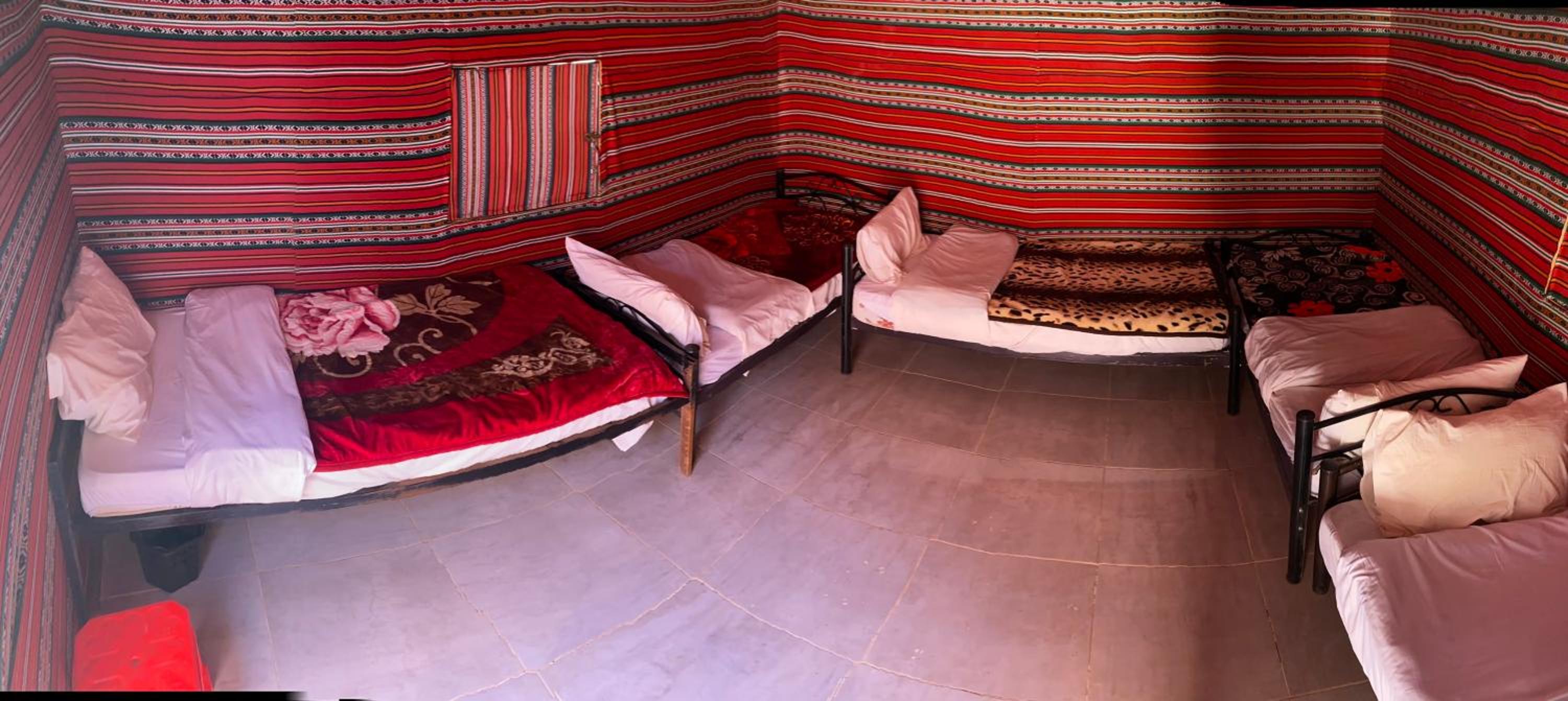 Desert guide camp