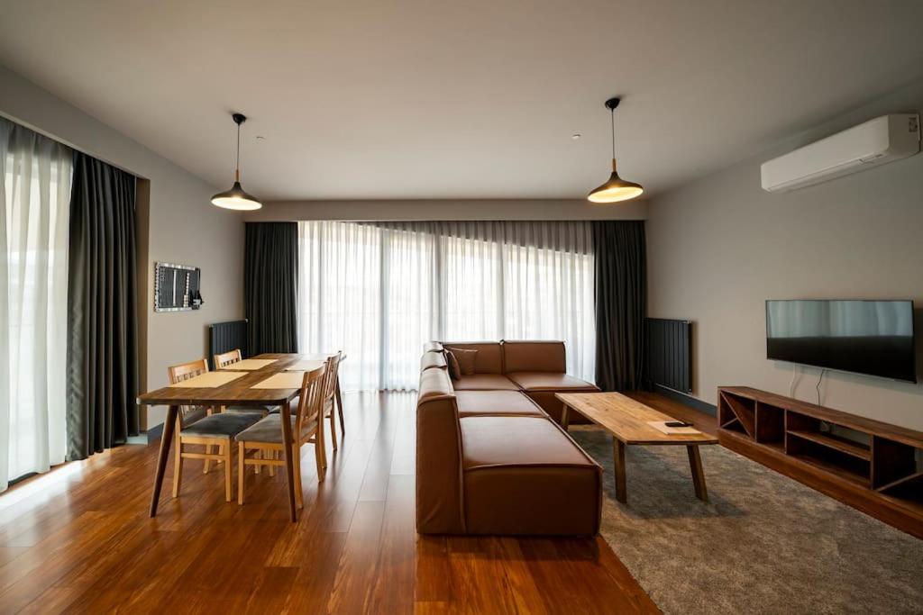 Superior, classy residence,7/24 Security,2 bedroom ( Benesta 205 )