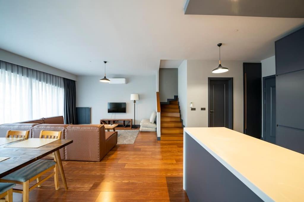 Superior, classy residence,7/24 Security,2 bedroom ( Benesta 205 )