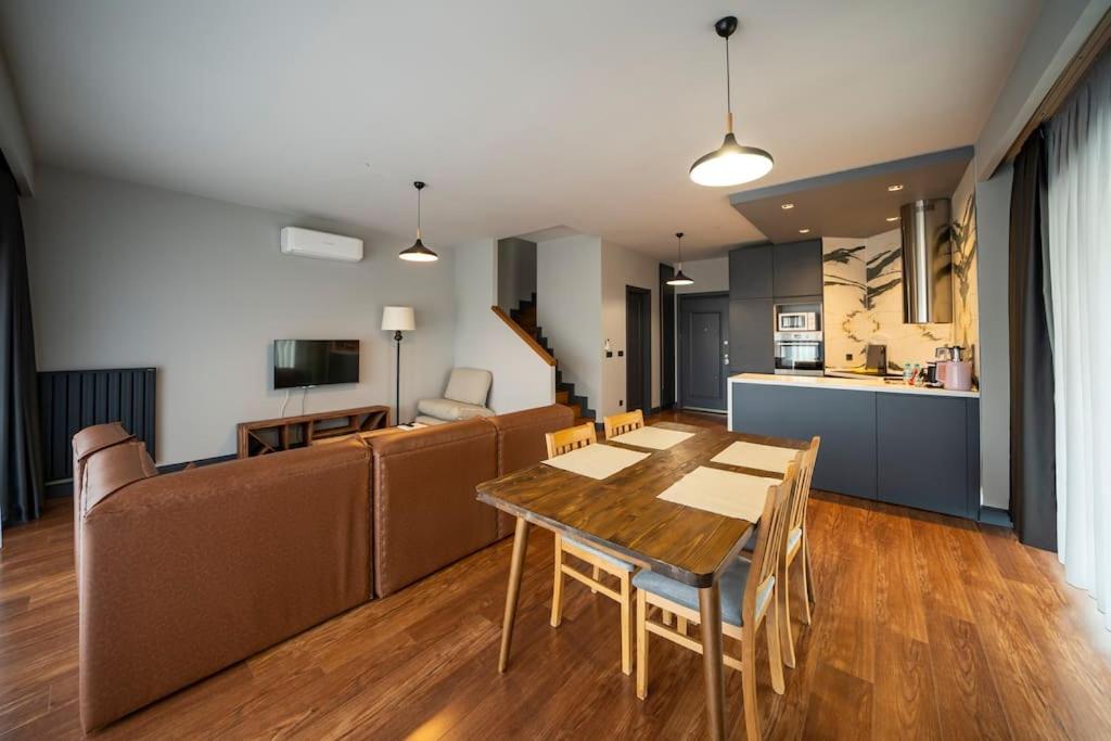 Superior, classy residence,7/24 Security,2 bedroom ( Benesta 205 )