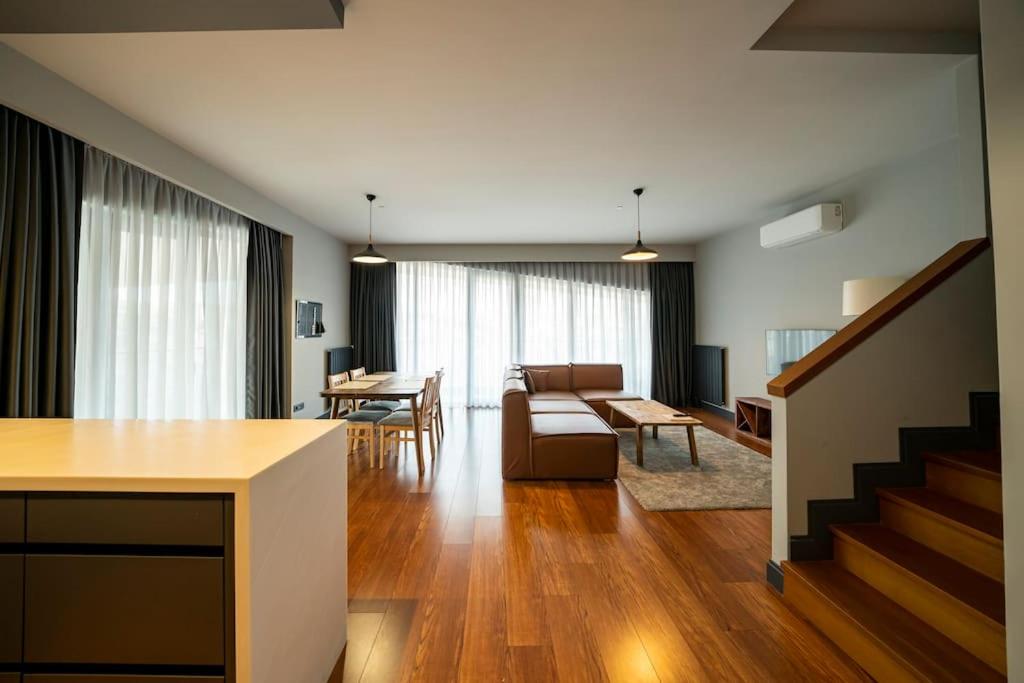 Superior, classy residence,7/24 Security,2 bedroom ( Benesta 205 )