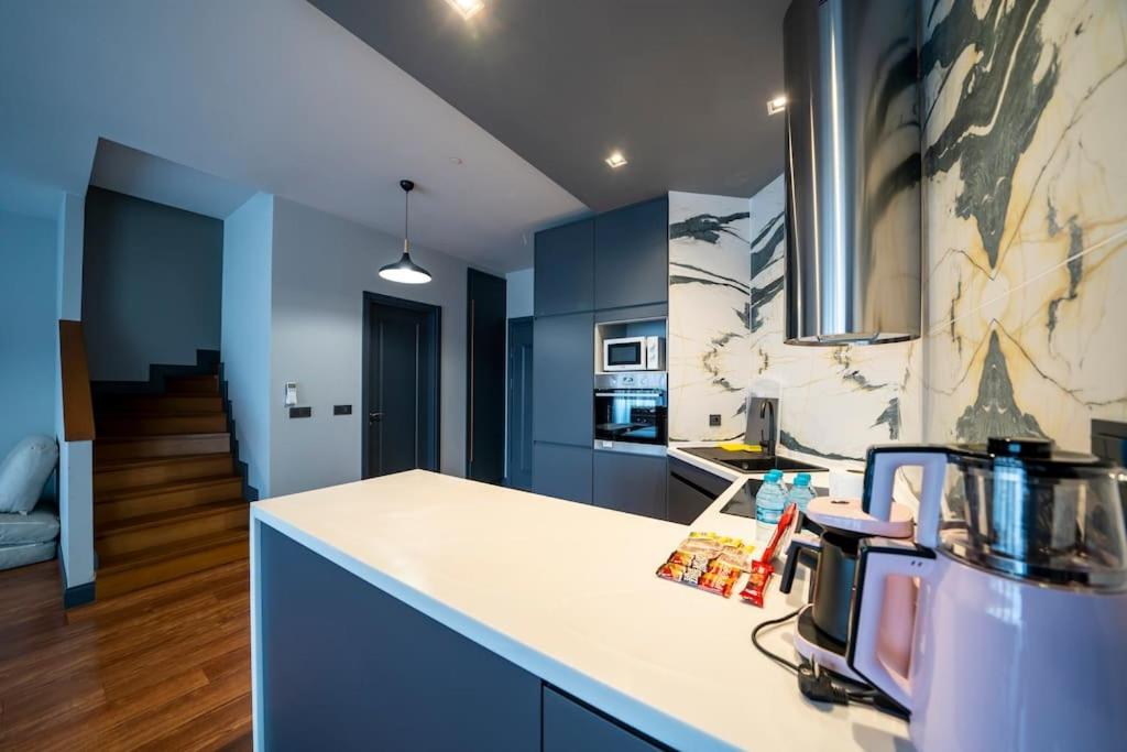 Superior, classy residence,7/24 Security,2 bedroom ( Benesta 205 )