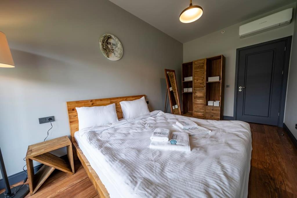 Superior, classy residence, 7-24 Security, 2 bedroom BNS 85