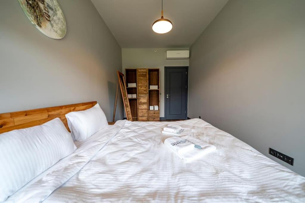 Superior, classy residence, 7-24 Security, 2 bedroom BNS 85