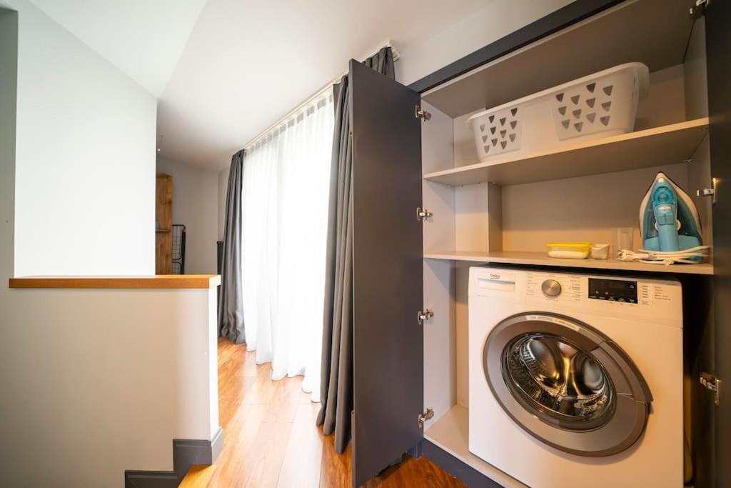 Superior, classy residence,7/24 Security,2 bedroom ( Benesta 205 )