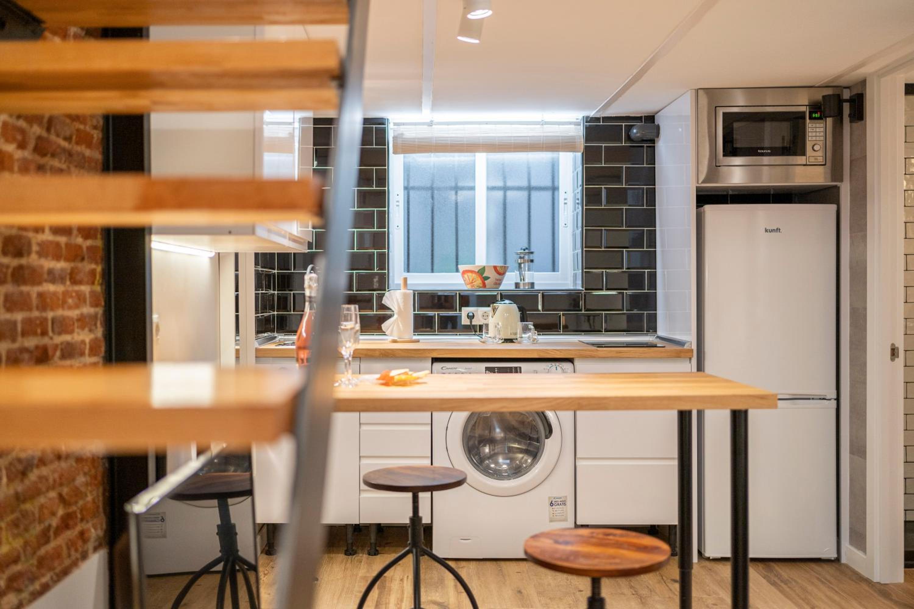 For You Rentals Duplex TEMPORAL with Private Patio in the Center of Madrid MPE35 view 2