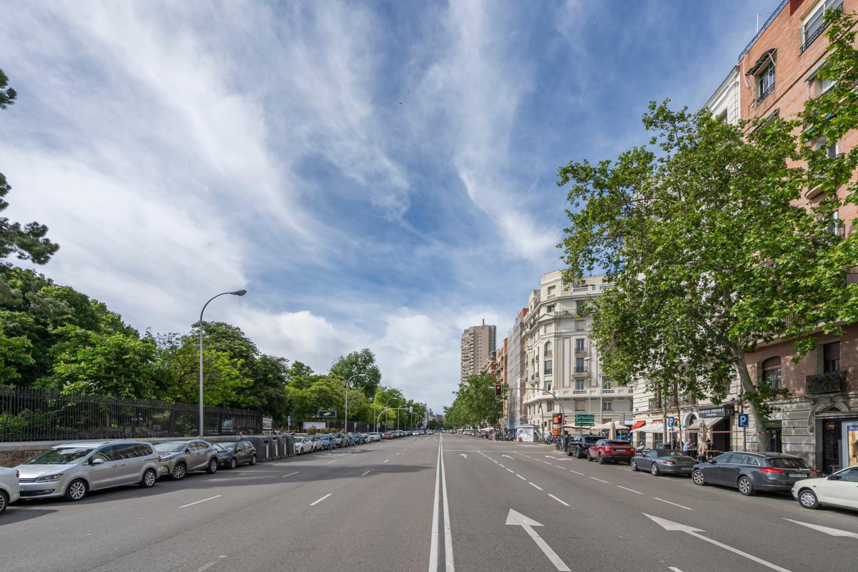For You Rentals Duplex TEMPORAL with Private Patio in the Center of Madrid MPE35 view 4