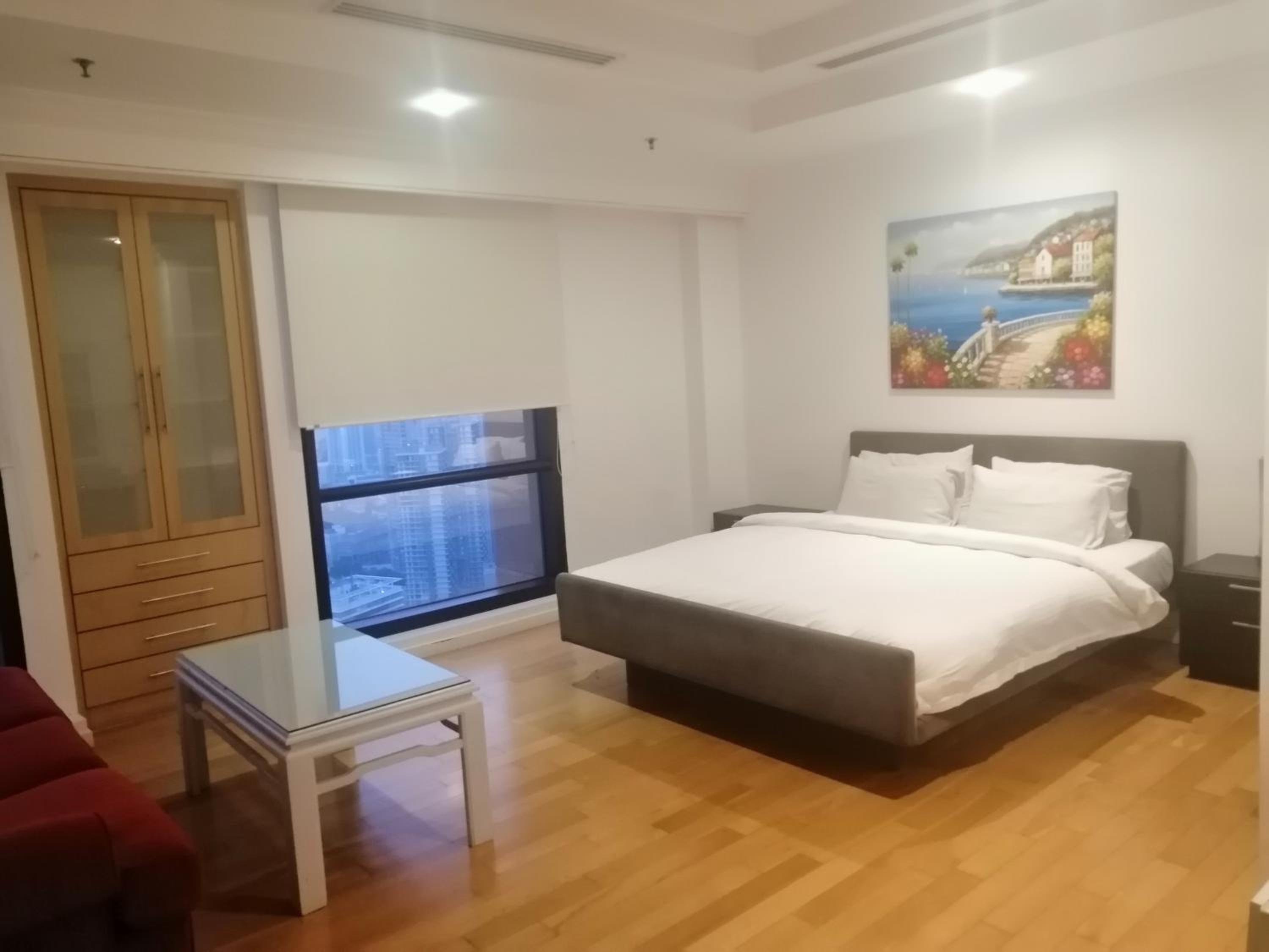 KL Time Square suit At Times square