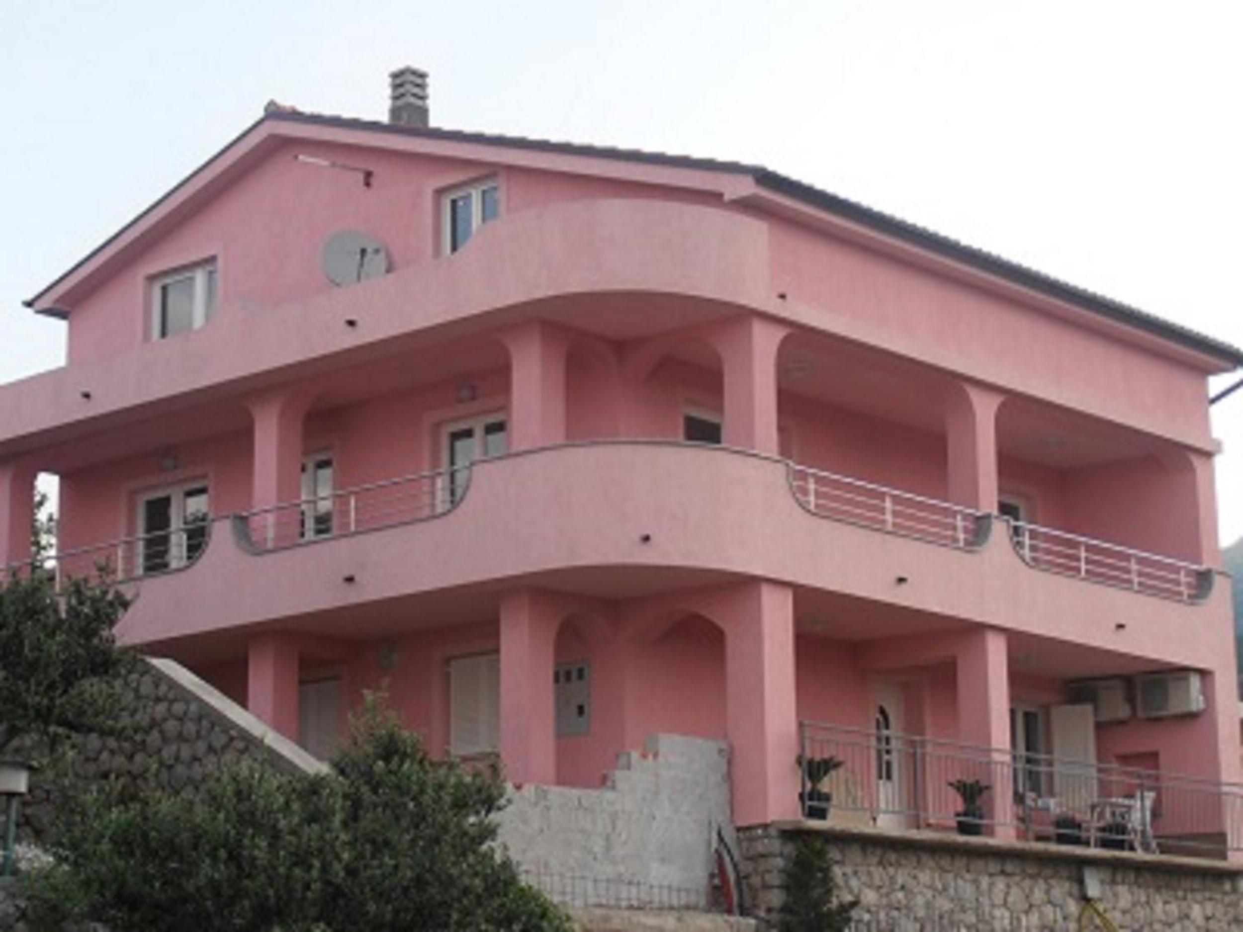 Apartments Ćosić