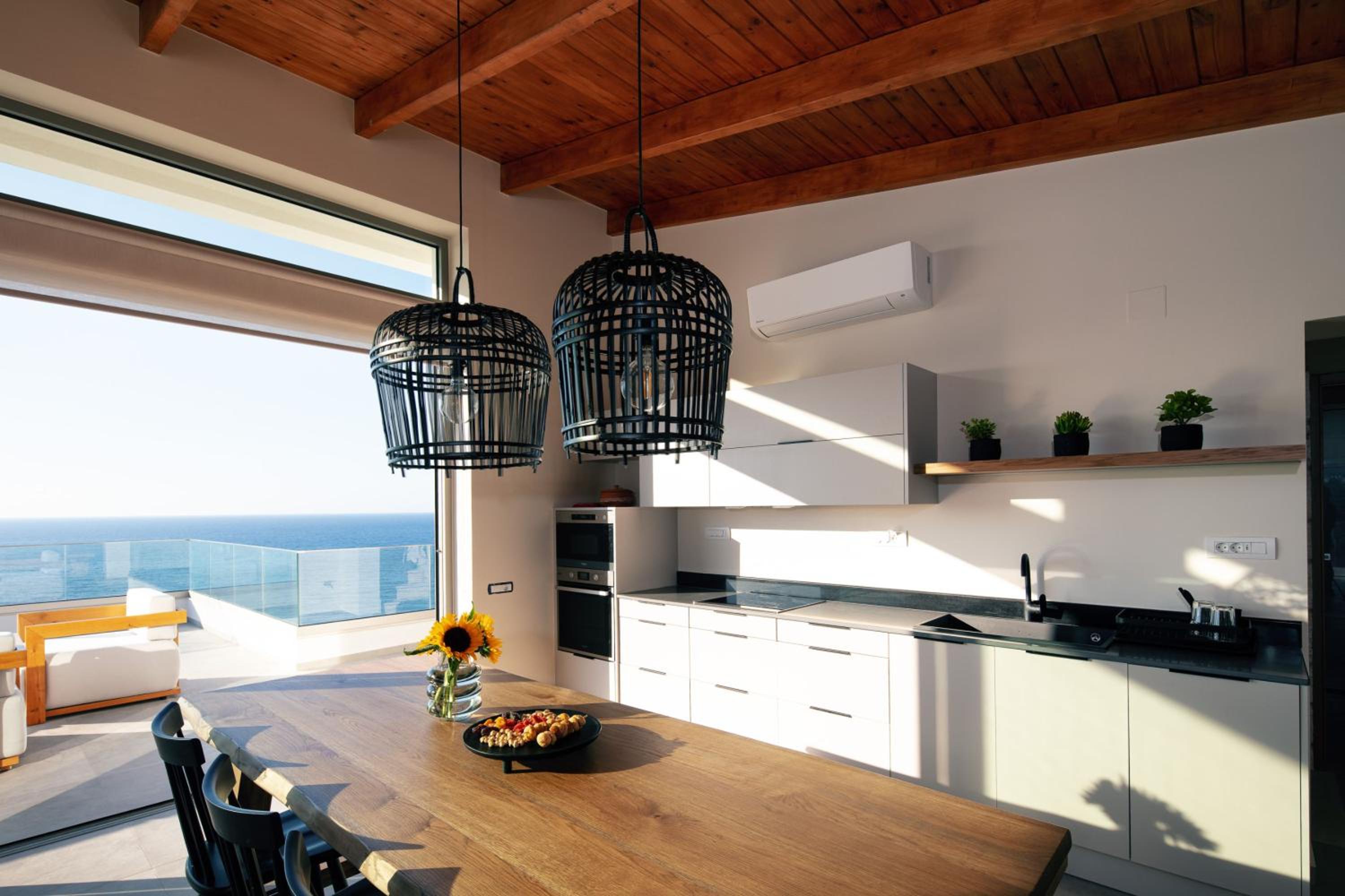 Villa Balance, Unwind with Panoramic Sea Views, by etouri