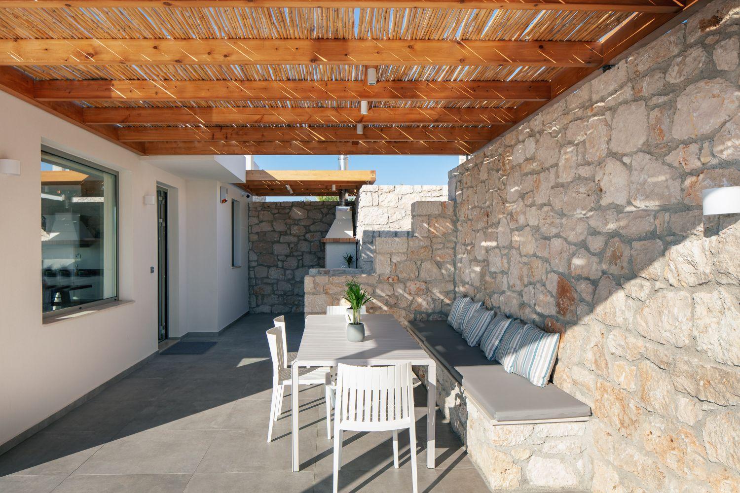 Villa Balance, Unwind with Panoramic Sea Views, by etouri
