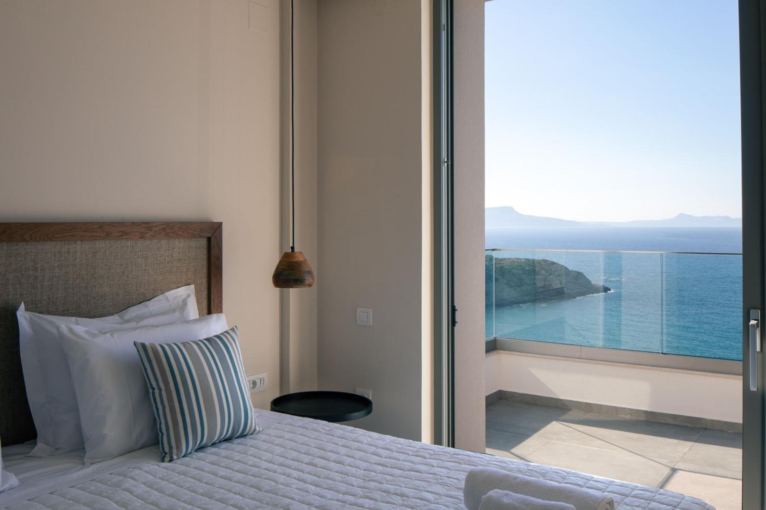 Villa Balance, Unwind with Panoramic Sea Views, by etouri