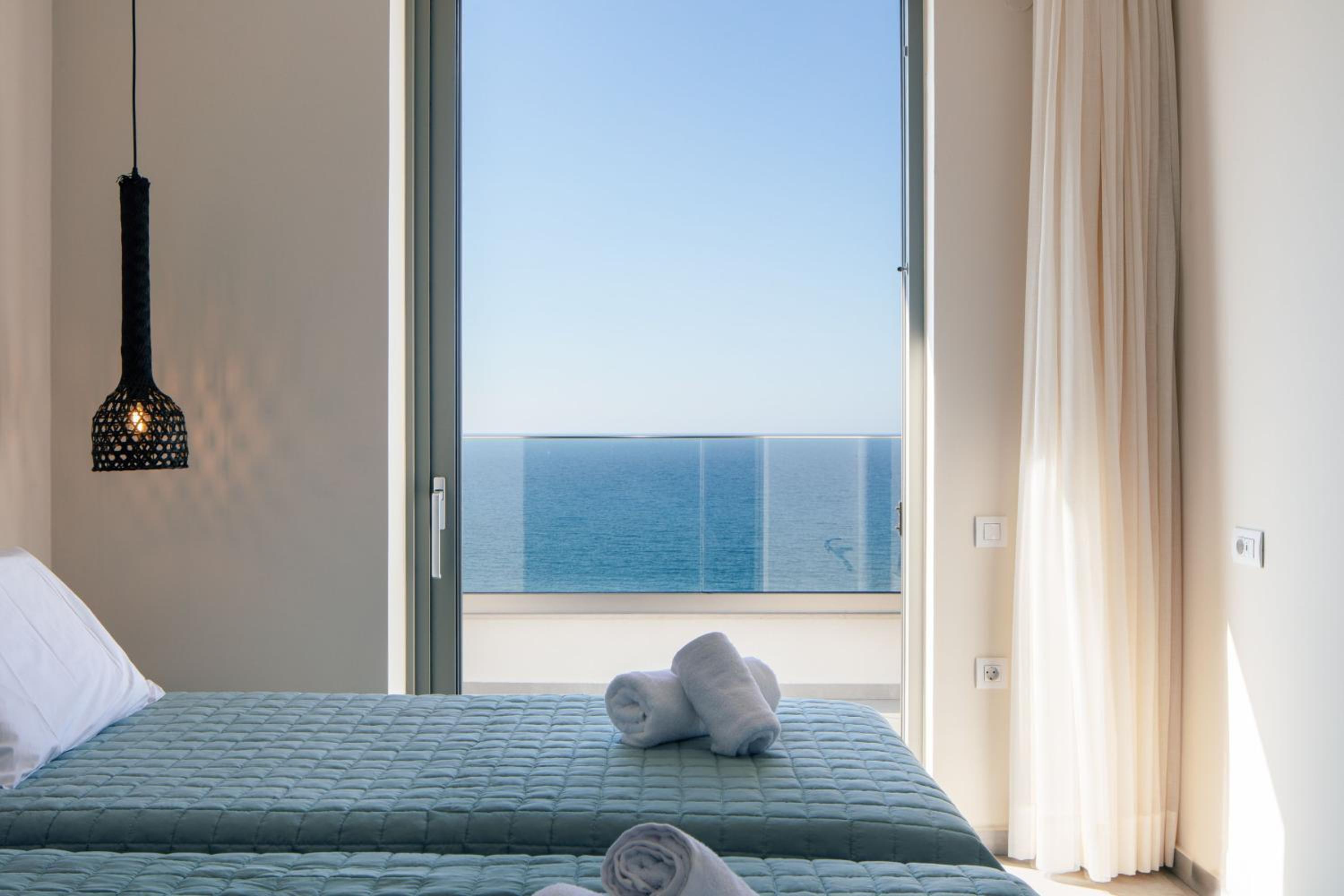 Villa Balance, Unwind with Panoramic Sea Views, by etouri