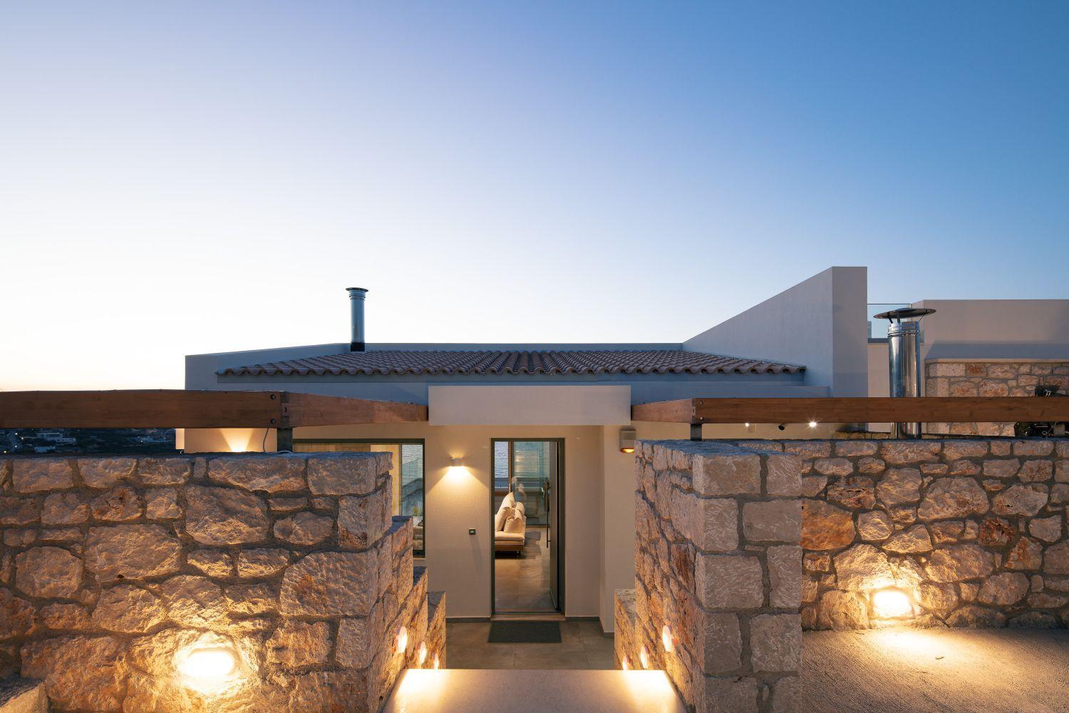 Villa Balance, Unwind with Panoramic Sea Views, by etouri
