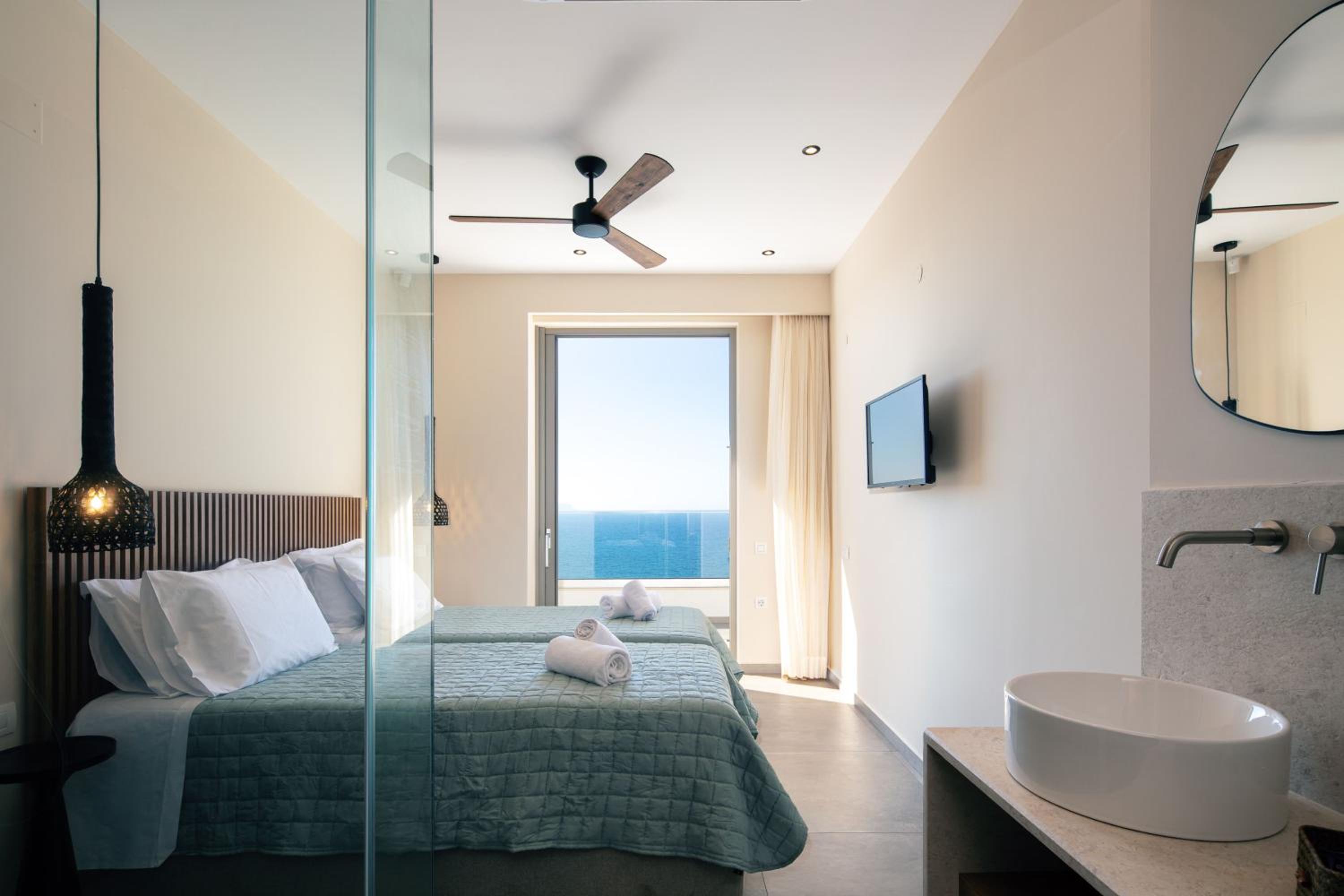 Villa Balance, Unwind with Panoramic Sea Views, by etouri