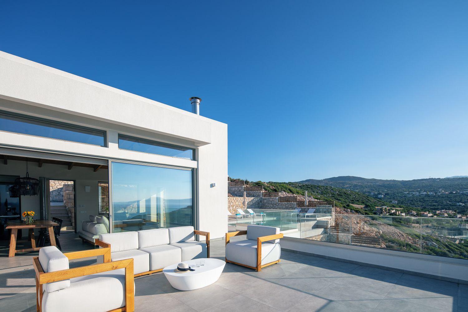 Villa Balance, Unwind with Panoramic Sea Views, by etouri