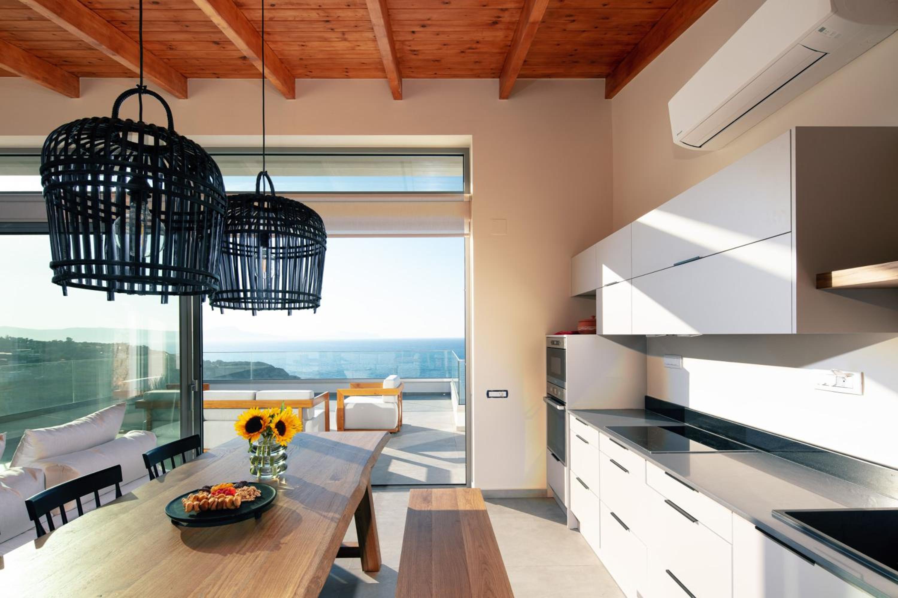 Villa Balance, Unwind with Panoramic Sea Views, by etouri