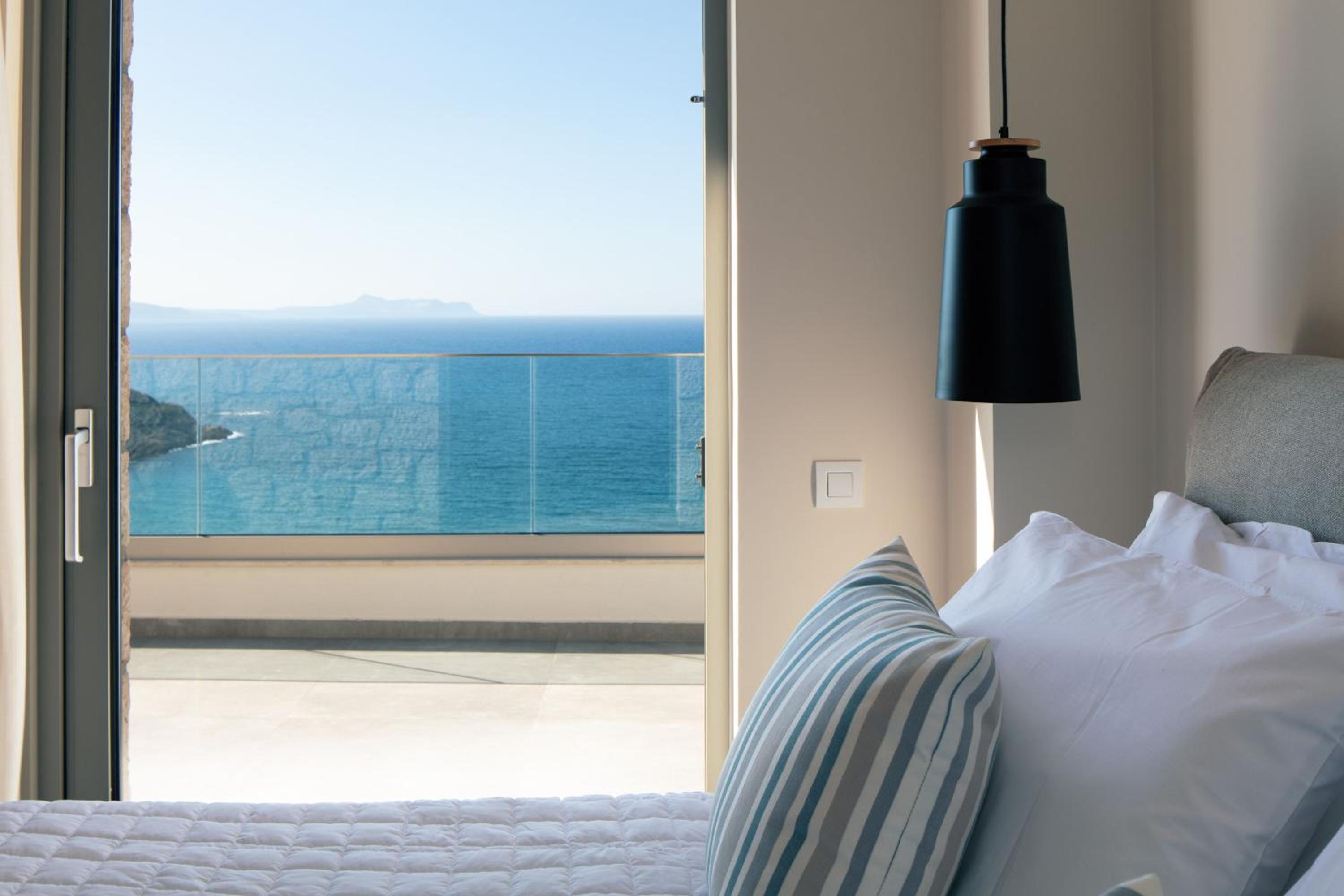 Villa Balance, Unwind with Panoramic Sea Views, by etouri